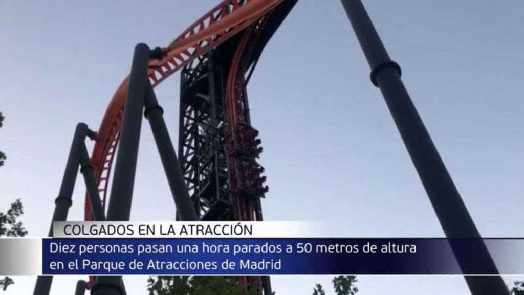 Tremendo susto: Diez personas quedan atrapadas en la montaña rusa del Parque de Atracciones de Madrid