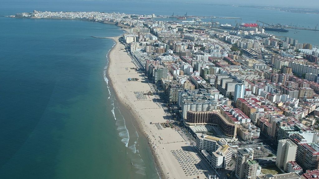 Vista aérea de Cádiz capital. ARCHIVO