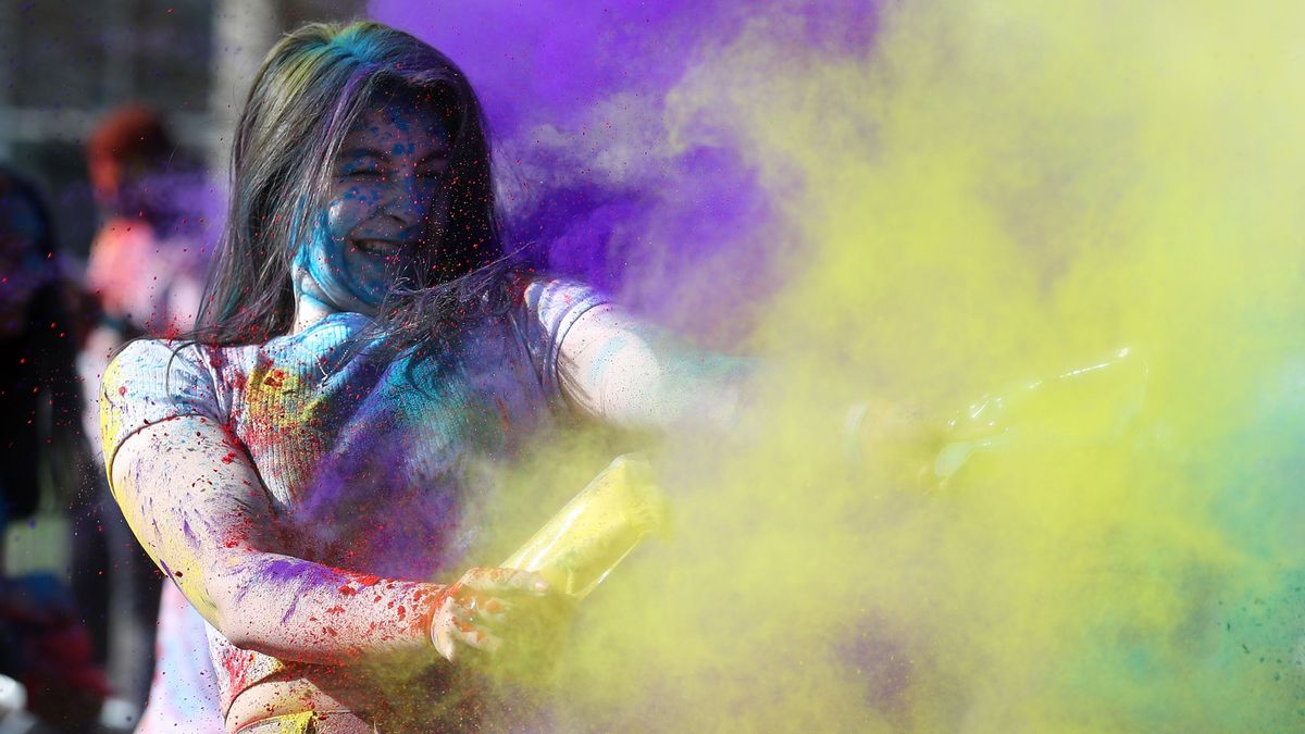Chica en una Holi Colours. ARCHIVO. Chica en una Holi Colours. ARCHIVO.