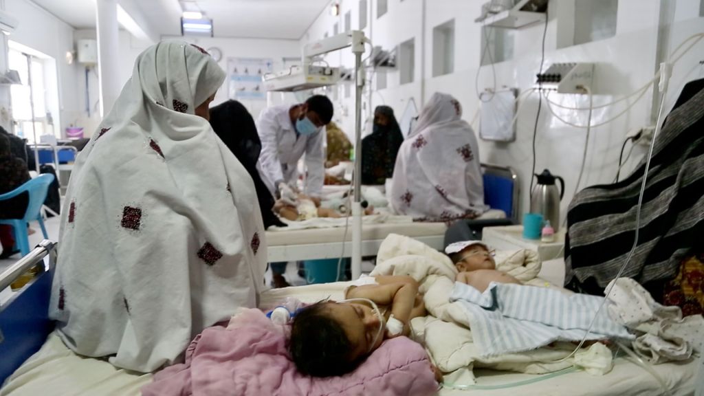 En el Hospital Boots, de Lashkar Gar, capital de la provincia de Helmand están desbordados.