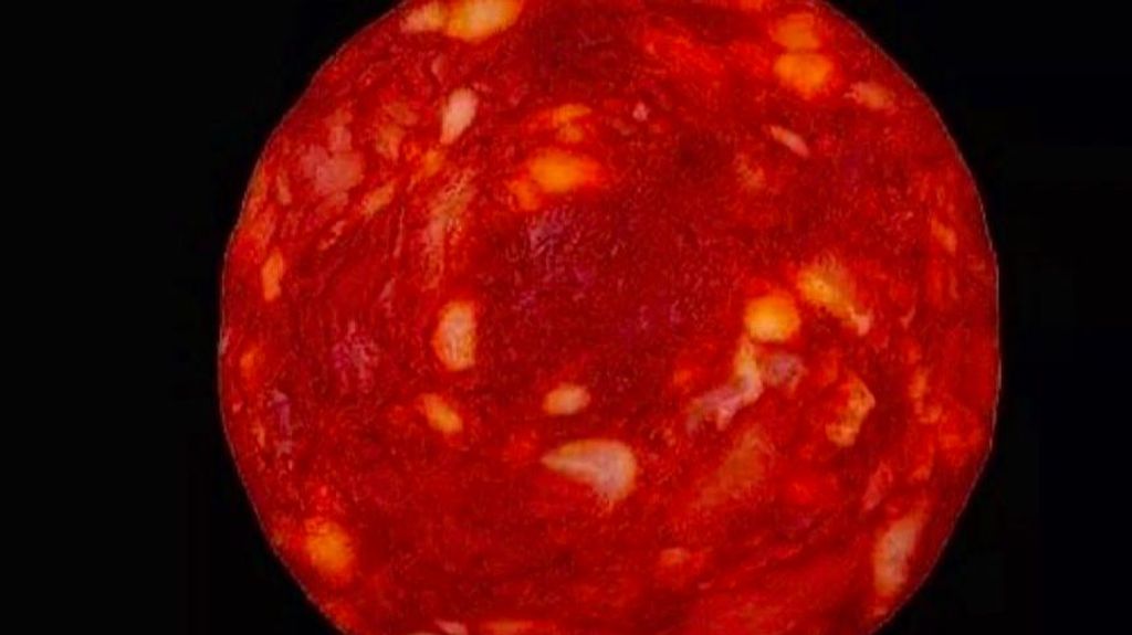 Polémica por un astrónomo que hizo pasar la foto de una rodaja de chorizo por una estrella