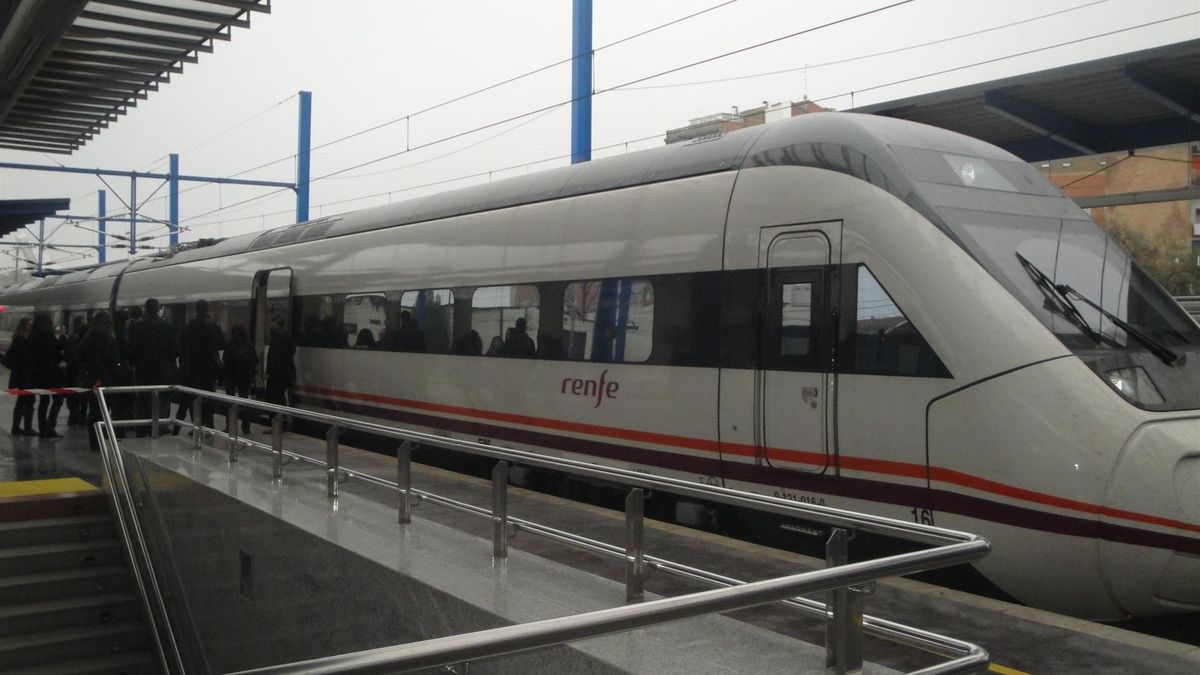 Suspendido trenes en Andalucía por una incidencia Suspendido trenes en Andalucía por una incidencia