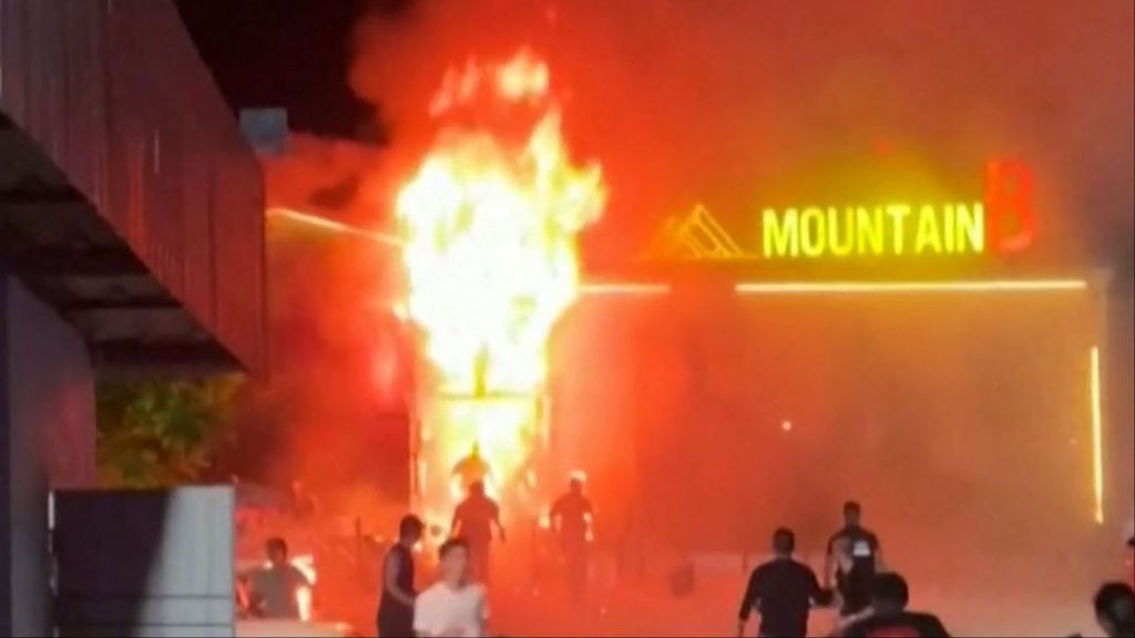 Un incendio en una discoteca de Tailandia deja más de una decena de muertos: jóvenes huían en llamas del lugar