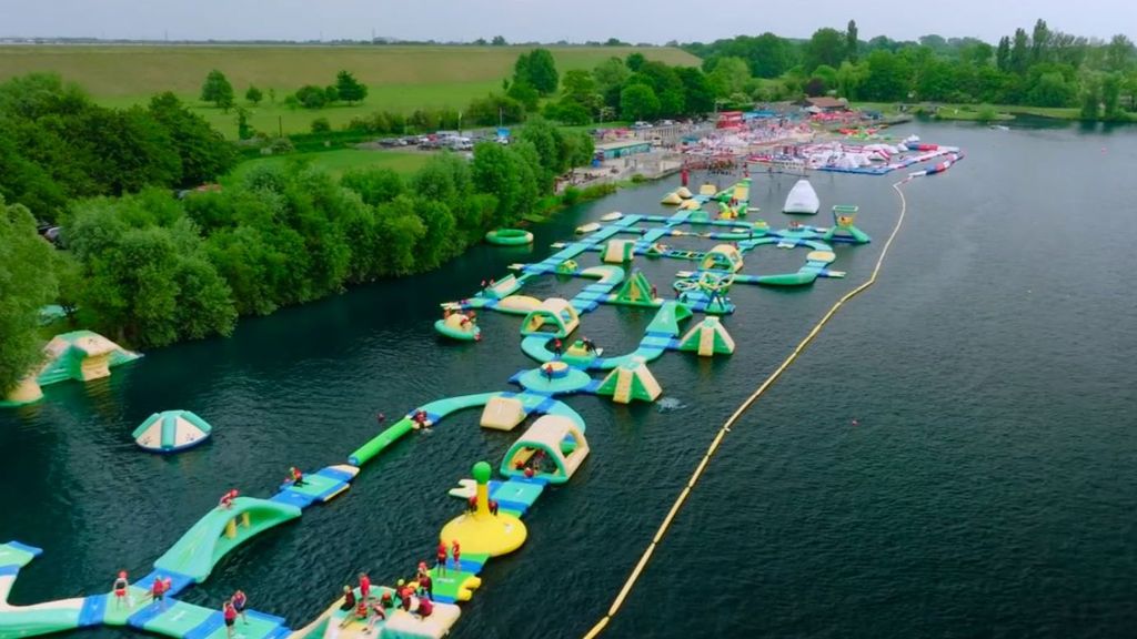 Una niña de 11 años ha fallecido en el lago de un parque acuático de Windsor, Reino Unido