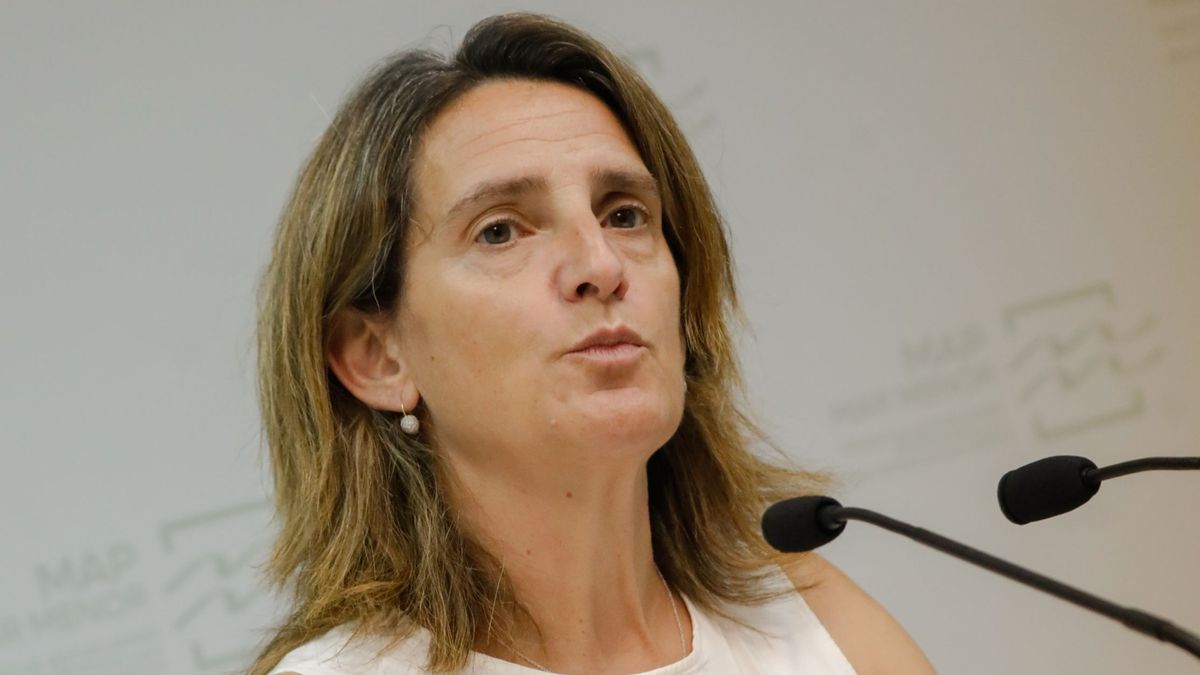 22-07-22 El presidente de la Comunidad, Fernando López Miras, se ha reunido con la vicepresidenta tercera del Gobierno y ministra para la Transición Ecológica y el Reto Demográfico, Teresa Ribera, con motivo de la puesta en marcha de la Oficina del Mar Menor. 22-07-22 El presidente de la Comunidad, Fernando López Miras, se ha reunido con la vicepresidenta tercera del Gobierno y ministra para la Transición Ecológica y el Reto Demográfico, Teresa Ribera, con motivo de la puesta en marcha de la Oficina del Mar Menor.
