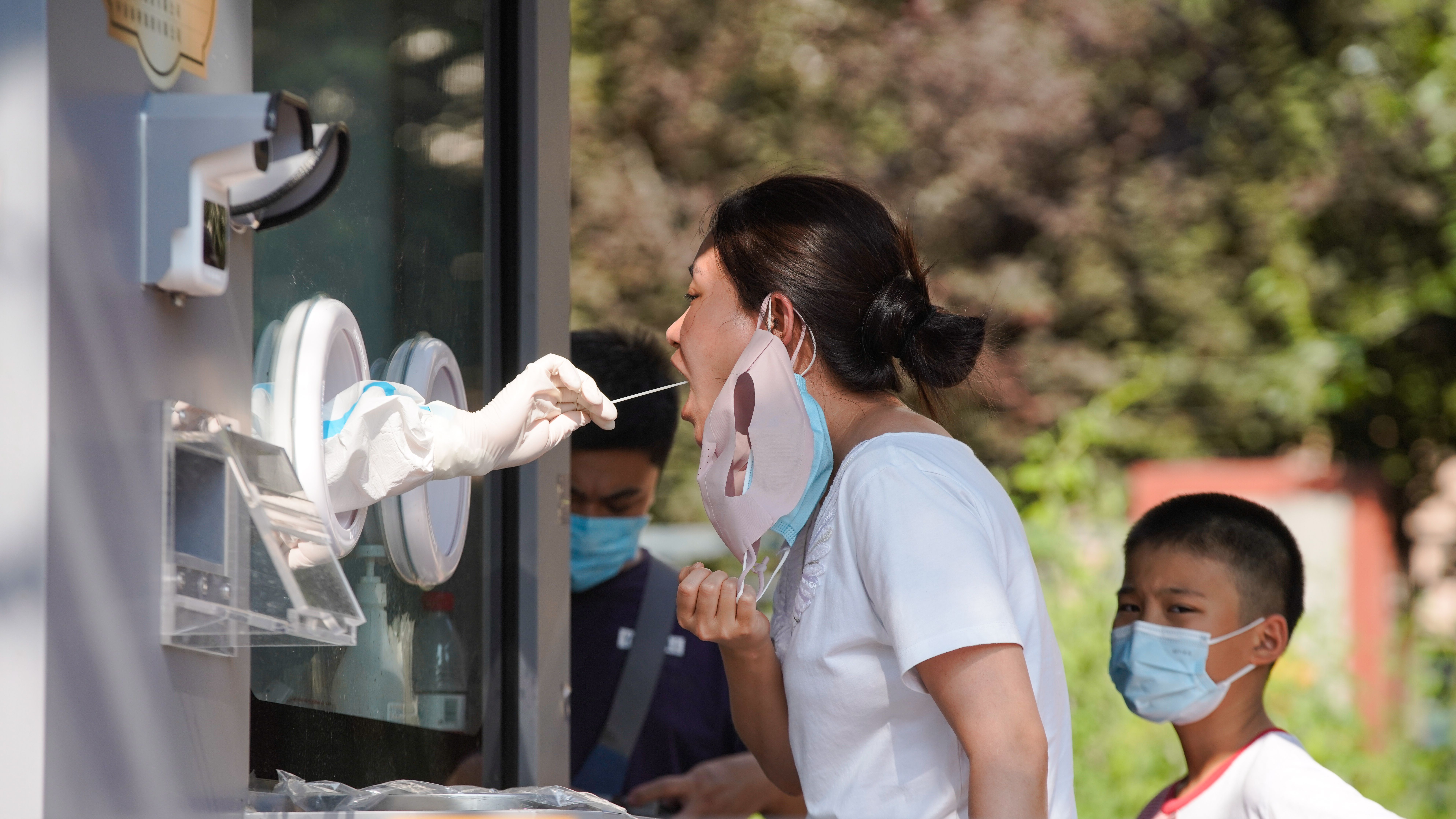 80.000 turistas confinados en el balneario de una isla de China por un brote de coronavirus