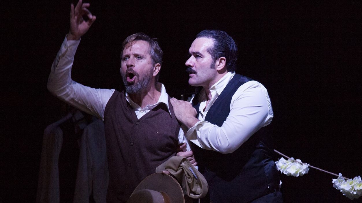 Homenaje a Álvarez Quintero: "Hemos sacado su teatro del baúl de lo apolillado"