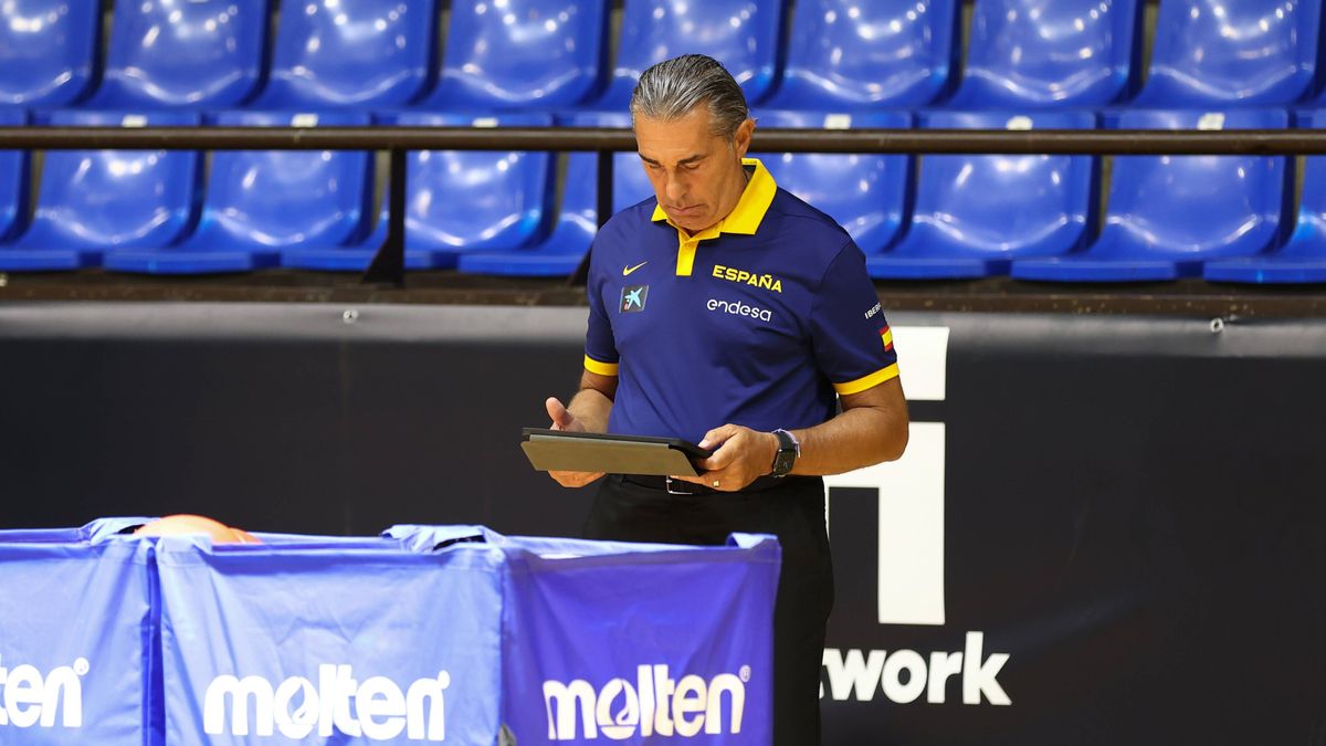 Scariolo ya ha hecho los primeros cuatro descartes para el Eurobasket: "Deben sumar experiencia" Scariolo ya ha hecho los primeros cuatro descartes para el Eurobasket: "Deben sumar experiencia"