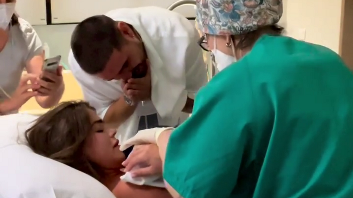Violeta Mangriñán comparte un fragmento del emocionante vídeo de su parto