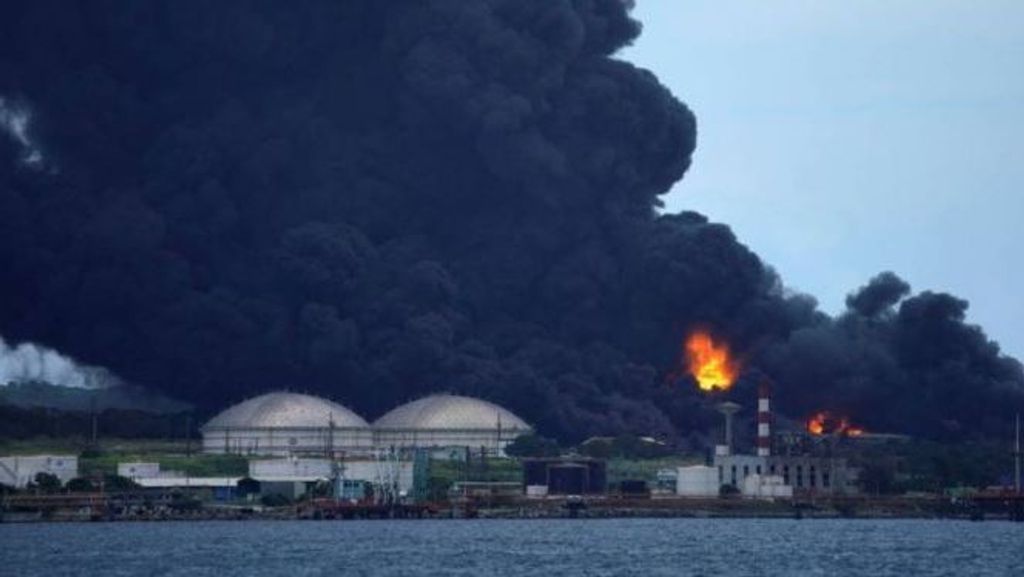 Explota un tercer tanque de combustible en Matanzas, Cuba