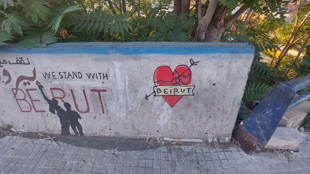 Graffitti en los aledaños del puerto de Beirut