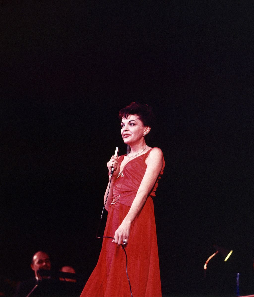 Judy Garland actuando en Copenhague en 1968