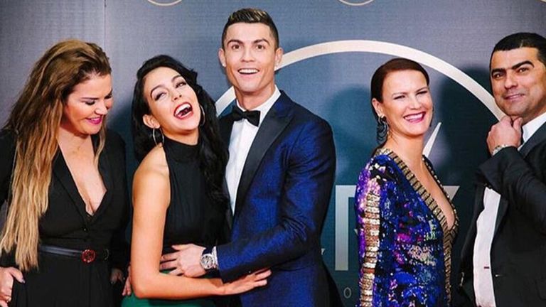 Cristiano está muy unido a sus hermanos.