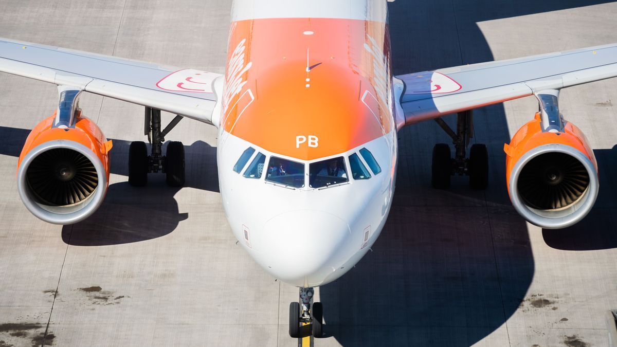 EasyJet operará un 60% de servicios mínimos en el aeropuerto de Málaga durante la huelga en agosto EasyJet operará un 60% de servicios mínimos en el aeropuerto de Málaga durante la huelga en agosto