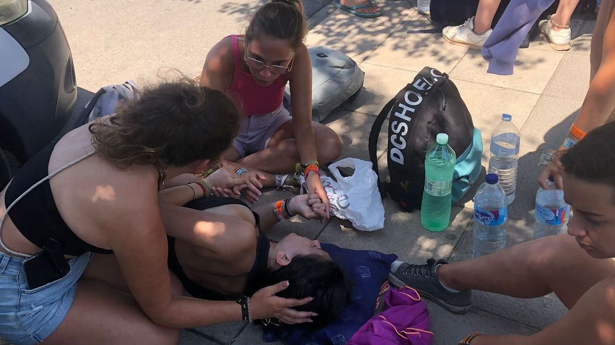Infierno en un bus del Arenal Sound: jóvenes asfixiados a 40 grados y sin permiso para salir