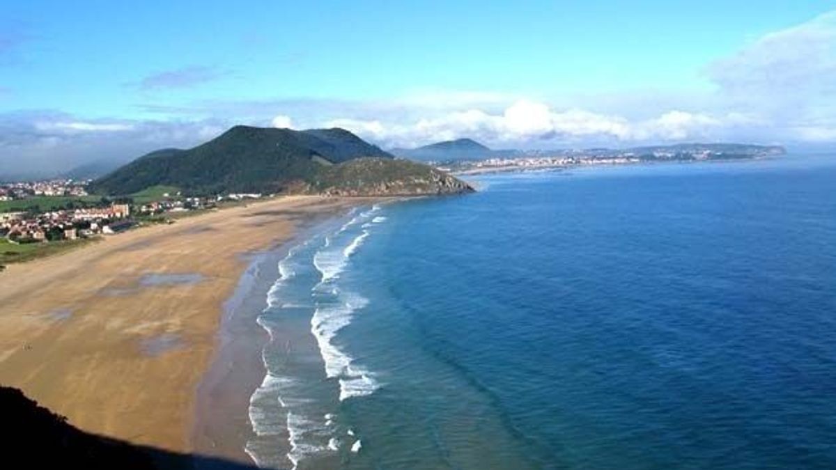 Playa De Berria, en Santoña