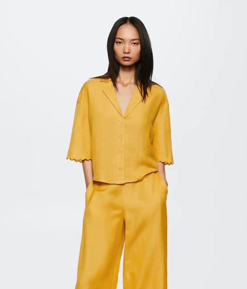 Camisa con volantes de Mango