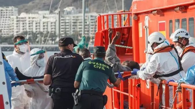 Muere un joven de 19 años tratando de llegar en una patera a Canarias