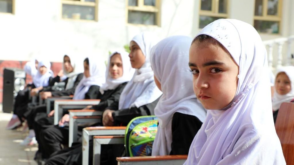 Niñas en Afganistán donde solo pueden acudir a la escuela en la enseñanza Primaria