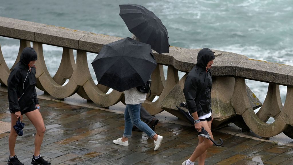 El calor se queda en el Mediterráneo, y el resto de España se enfría: el tiempo para el lunes