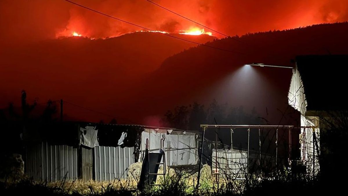 Imagen de archivo de un incendio en O Irixo (Ourense). Imagen de archivo de un incendio en O Irixo (Ourense).