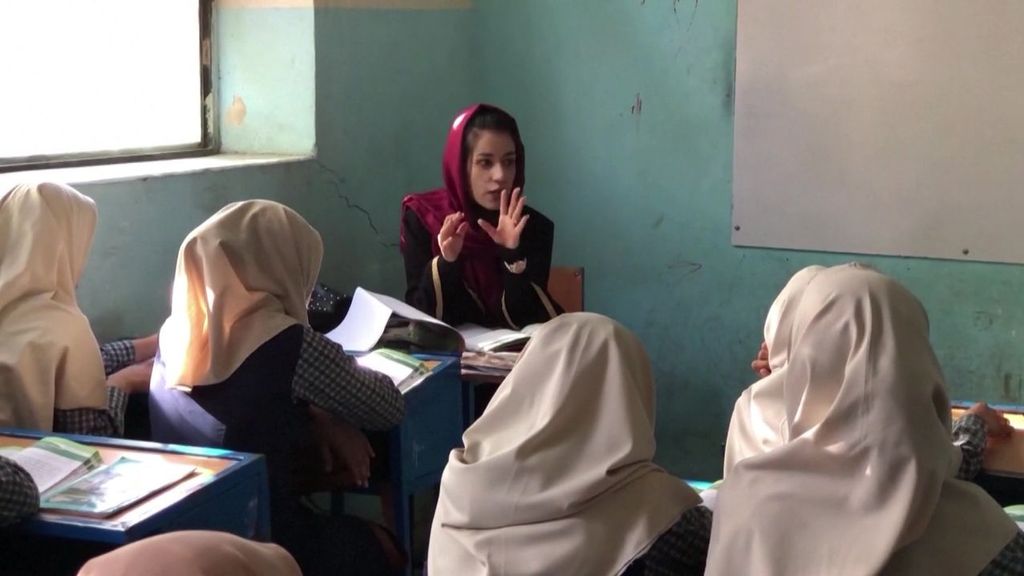 Un año después de la llegada de los talibán al poder en Afganistán, las mujeres han perdido todos sus derechos