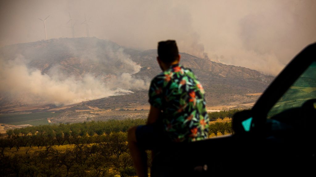 El incendio de Añón de Moncayo, perimetrado tras arrasar unas 6.000 hectáreas