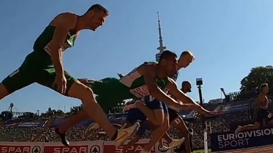 O ‘planchazo’ voluntário de um atleta português que lhe permite ir às meias-finais