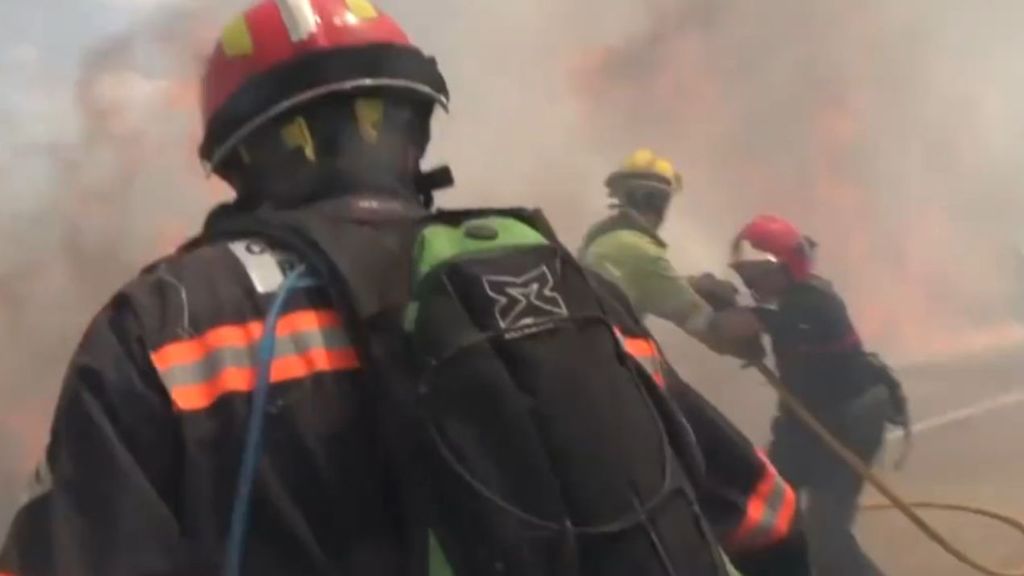 El incendio de Bejís, en Castellón, sigue descontrolado y obliga a efectuar desalojos