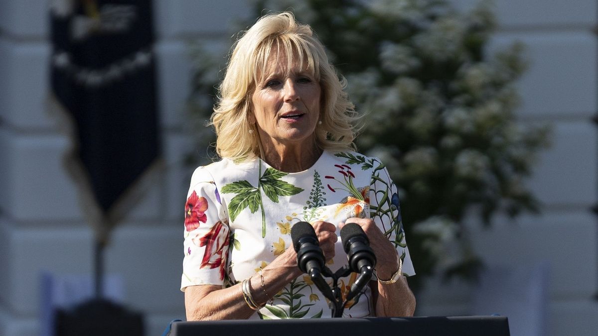 Jill Biden da positivo en coronavirus