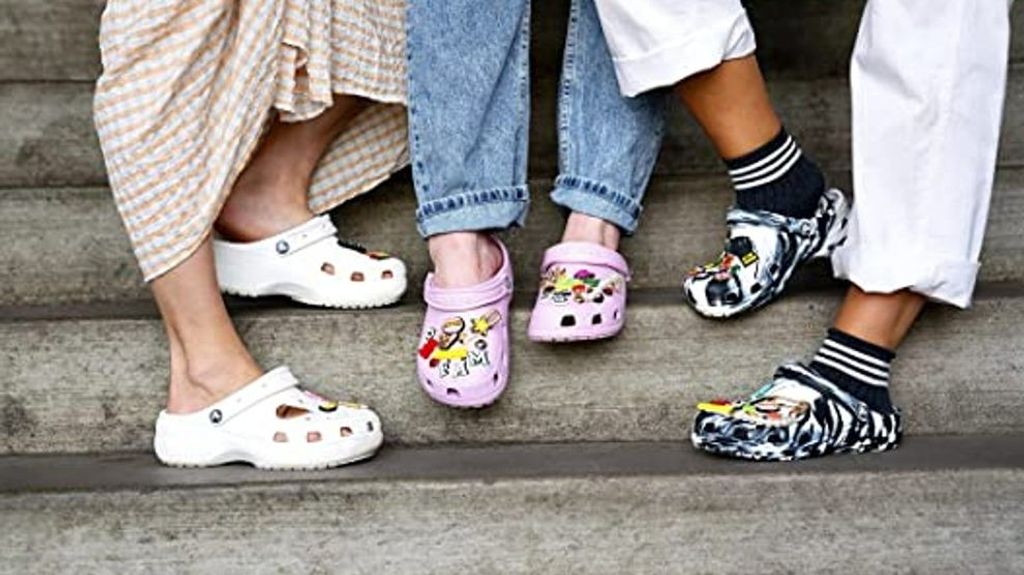 Los mejores zuecos crocs para ir cómodo este verano