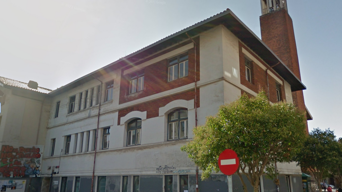 Un juzgado paraliza el inminente derribo del antiguo gaztetxe de Romo en Getxo Un juzgado paraliza el inminente derribo del antiguo gaztetxe de Romo en Getxo