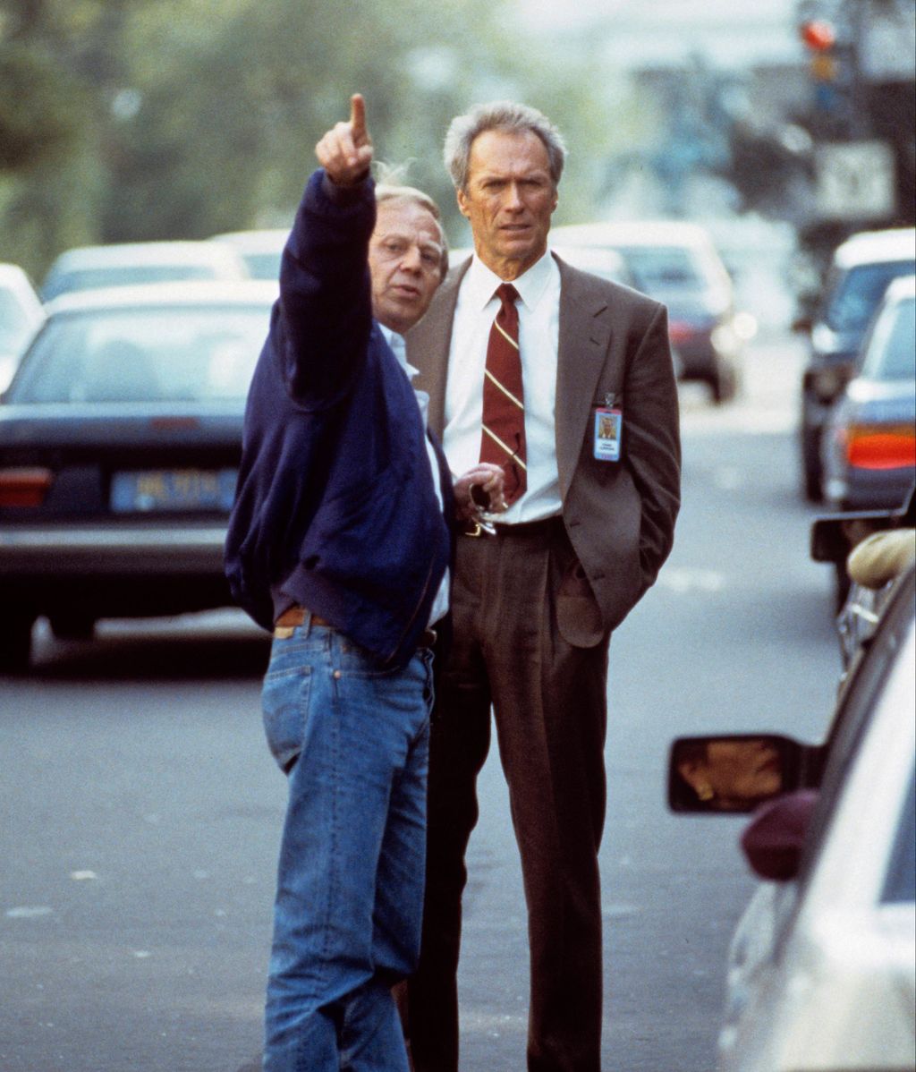 Wolfgang Petersen dirigiendo a Clint Eastwood en 1993 para la película "In the Line of Fire"