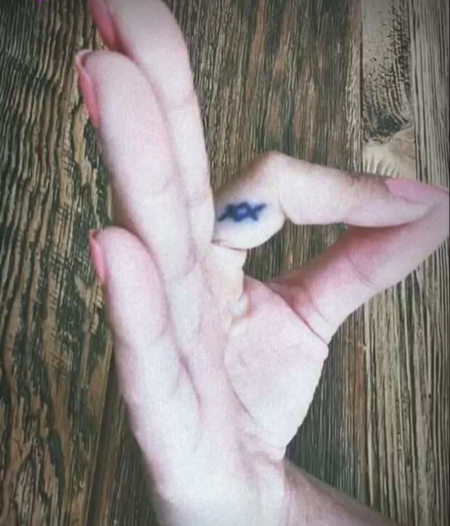 Así es el tatuaje que se ha hecho Lara Álvarez antes de 'Pesadilla en El Paraíso'