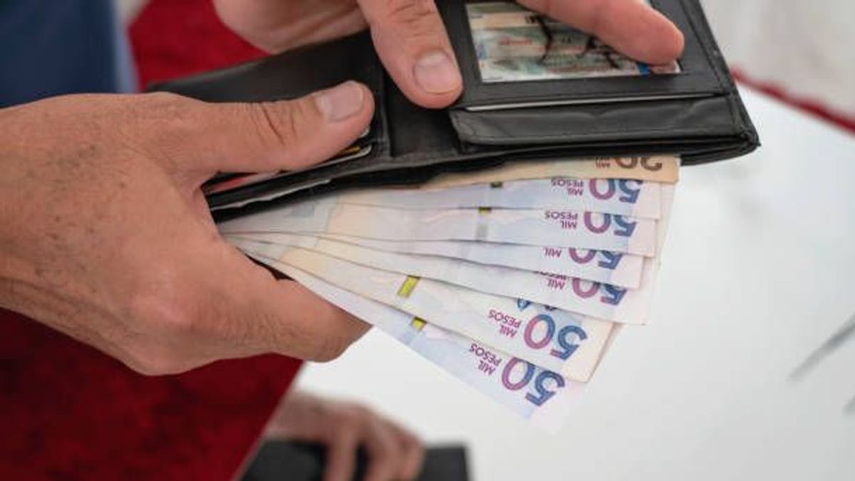 El dinero en efectivo tiene un límite: ¿cuánto puedes llevar por la calle en España?