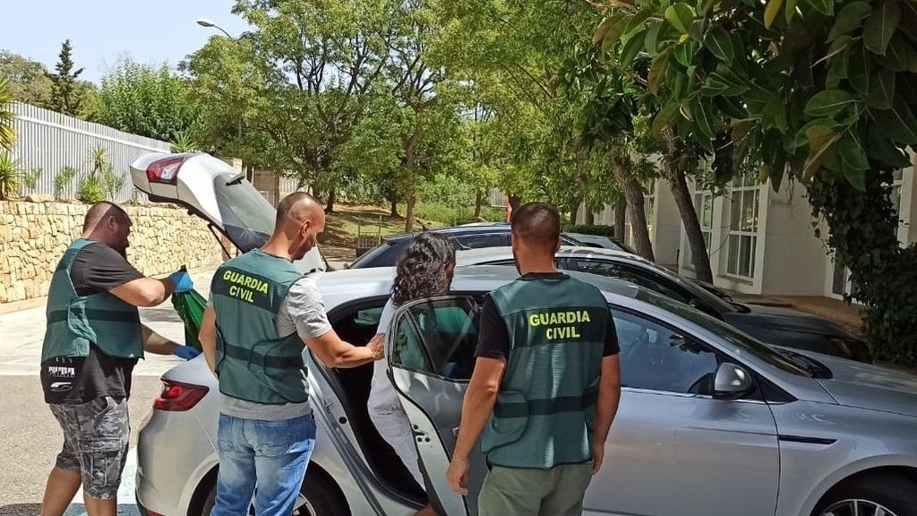 La Guardia Civil detiene a dos hombres por varios robos de relojes de alta gama y joyas en Andratx y Calvià.