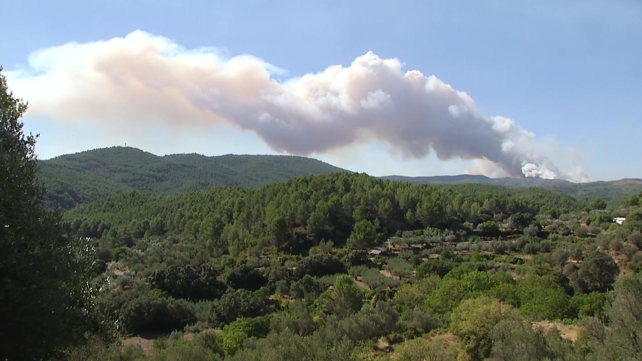 La lluvia da un respiro a los vecinos de Bejís, Castellón, preocupados por el incendio forestal