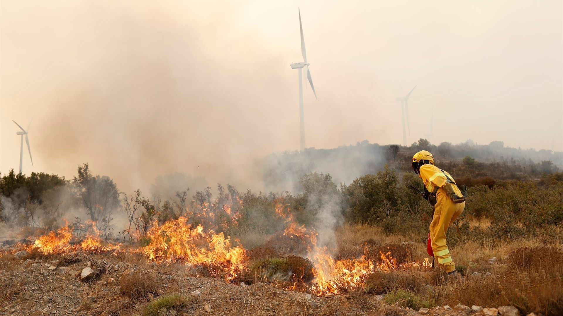 La lluvia da un respiro en Bejís, Castellon, donde el incendio ha arrasado 10.000 hectáreas