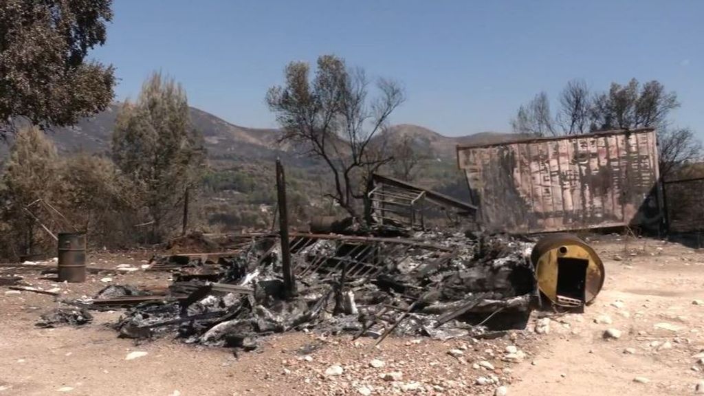 Vecinos de Beniaia permanecieron en el pueblo para salvar sus viviendas del incendio de Vall d’Ebo