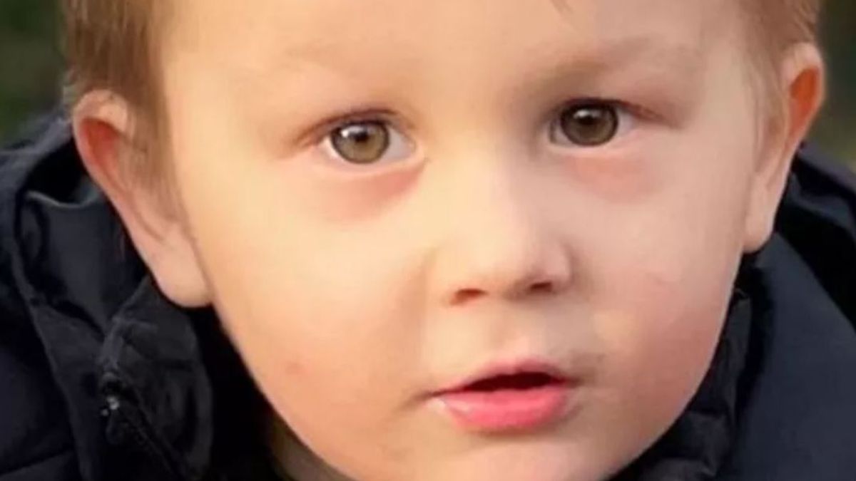 Huey, un niño inglés de 4 años, tiene un neuroblastoma en fase 4