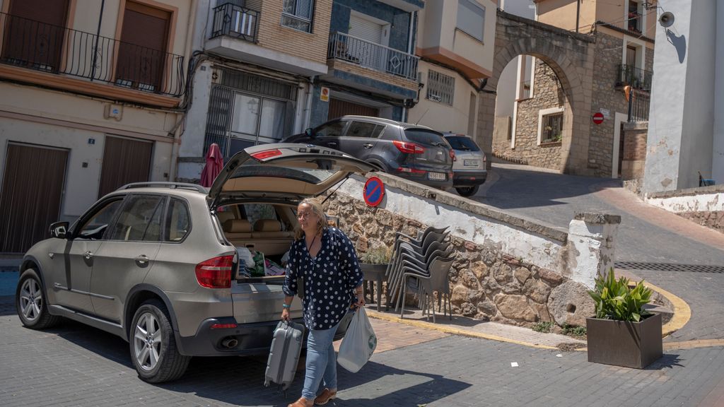 Los últimos desalojados regresan a Bejís tras estabilizar el incendio