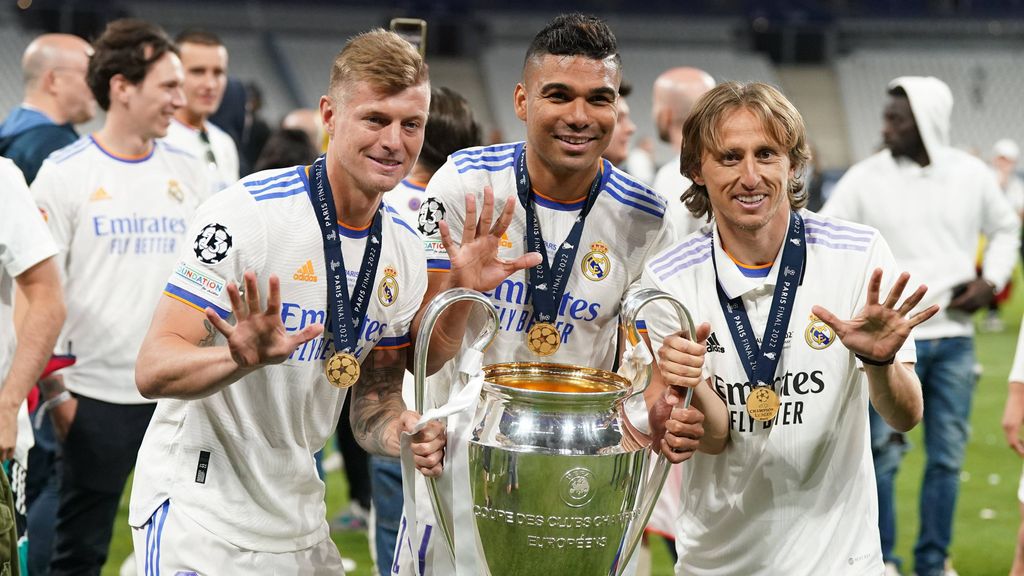 Casemiro y la forma de comunicarle a Kroos que se iba