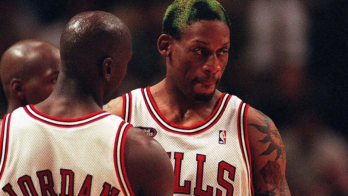 Michael Jordan with Dennis Rodman during a playoff game in 1998. (NUCCIO DINUZZO/Chicago Tribune/TNS)