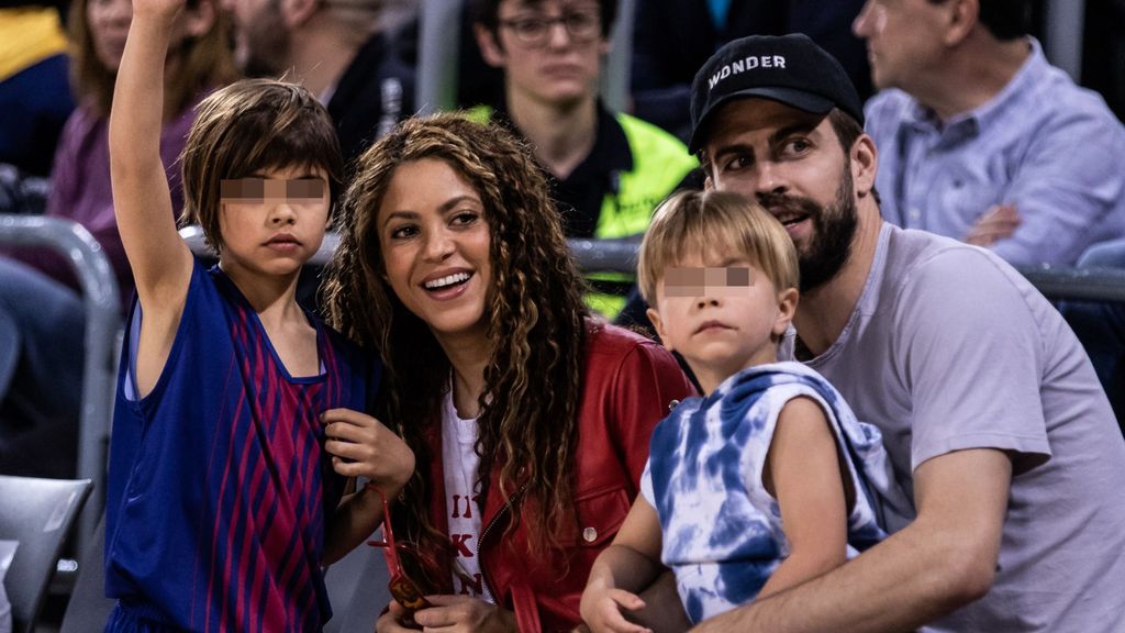 The Colombian singer Shakira together her husband Gerard Pique a