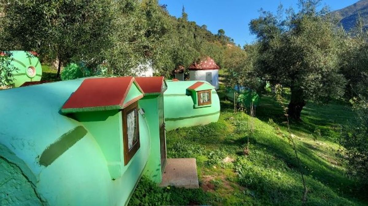 Cabañas con forma de sandía en Málaga Cabañas con forma de sandía en Málaga