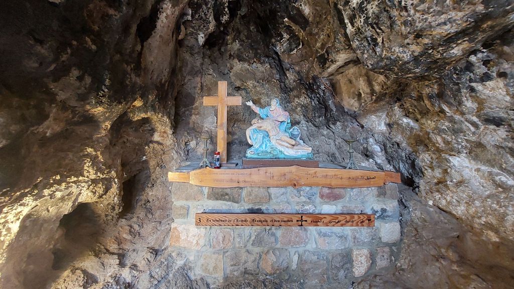 Piedad en una cueva del monasterio de Mar Lichaa, en el valle de la Kadisha