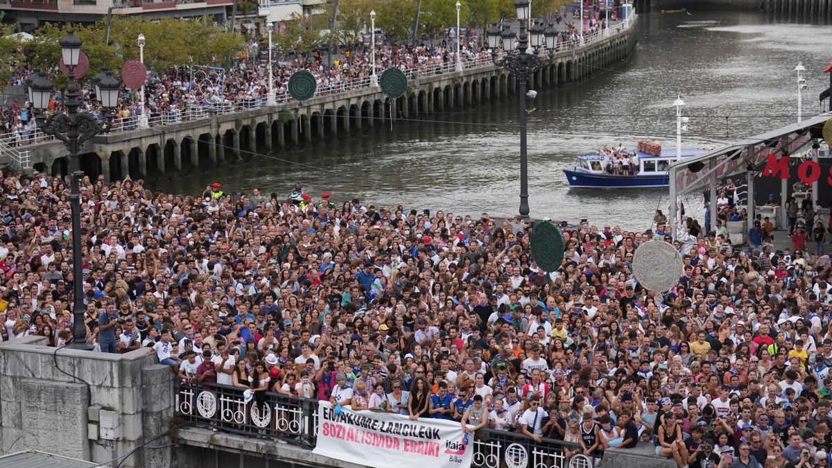 Bilbaínos se concentran en el centro de la ciudad Bilbaínos se concentran en el centro de la ciudad