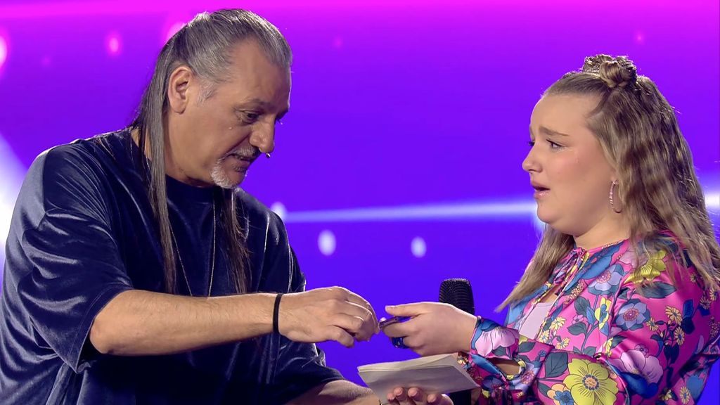 El jurado de 'Idol Kids' pide a María que les firme su primer autógrafo: "Algún día serás una gran cantante"