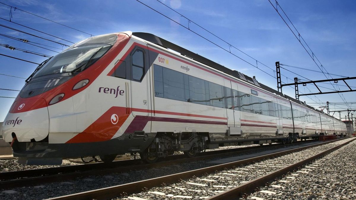 Tren en la vía Tren en la vía