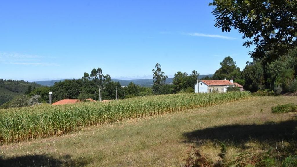 Ferreiros, en Agrón (Ames) cuenta con un único vecino en casi 9 hectáreas de extensión